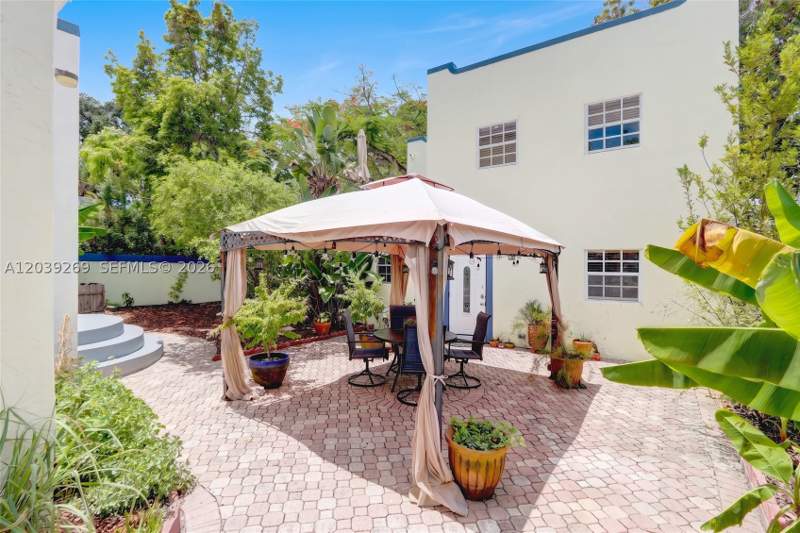 4 bedroom SingleFamilyResidence at 1642 SW 12th St, Shenandoah, Miami — photo 5