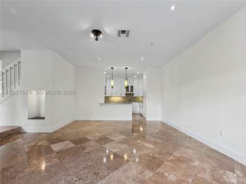 4725 NW 104th Ave, Doral FL - photo 7 of 30