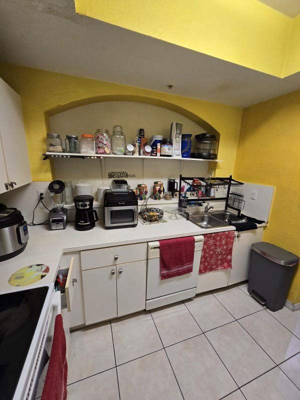 3 bedroom Townhouse at 8930 W Flagler Street 221, Century Park Condo, Miami — photo 4