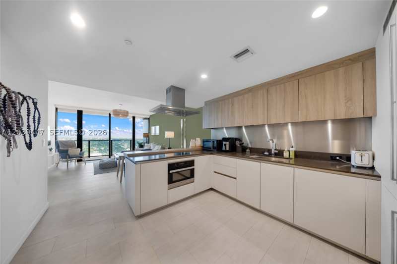 1 bedroom Condominium at 1000 Brickell Plz 4704, Brickell Flatiron, Miami — photo 1