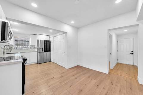 4719 E 8th Ct, Hialeah FL - photo 11 of 34