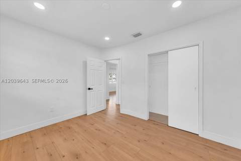 4719 E 8th Ct, Hialeah FL - photo 18 of 34