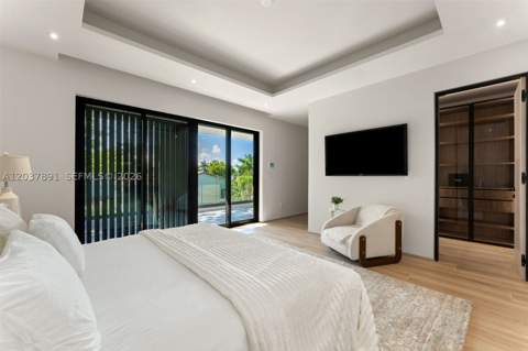 4430 Nautilus Dr, Miami Beach FL - photo 16 of 40