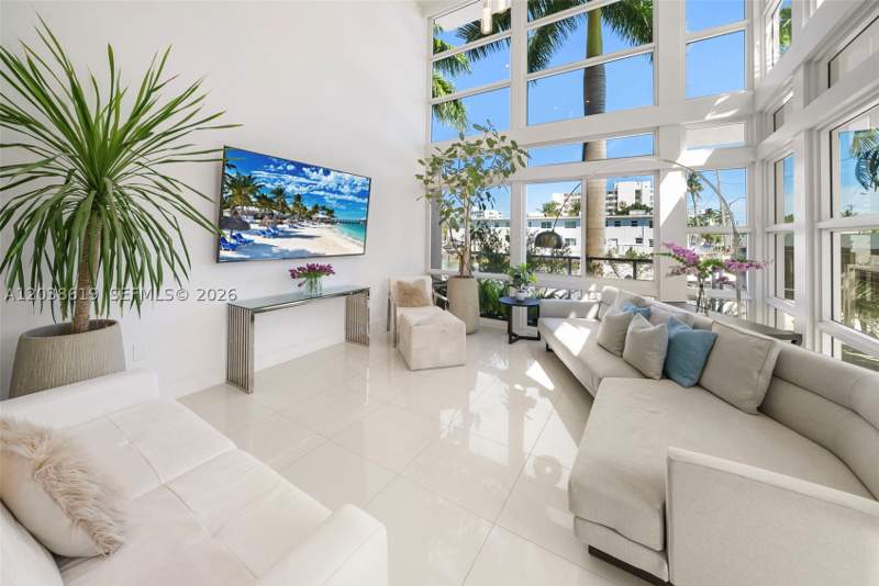3 bedroom Townhouse at 39 N Shore Dr, North Isle Of Normandy, Miami Beach — photo 2