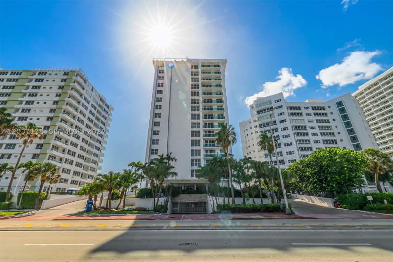 1 bedroom Condominium at 5001 Collins Ave 6E, The Carriage Club South, Miami Beach — photo 3