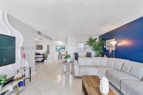 18031 Biscayne Blvd 1401, Aventura FL - photo 6 of 54