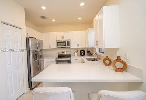 11064 W 33rd Way, Hialeah FL - photo 11 of 93