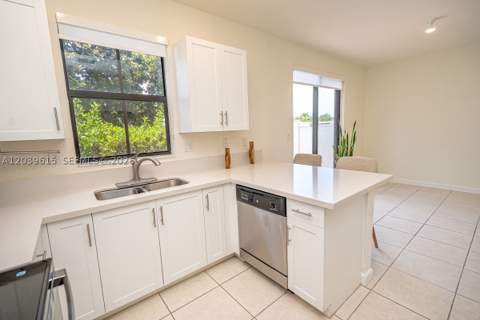 11064 W 33rd Way, Hialeah FL - photo 12 of 93