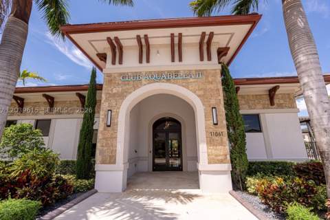 11064 W 33rd Way, Hialeah FL - photo 7 of 93