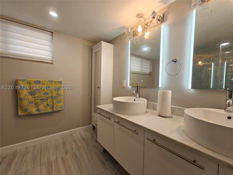 2 bedroom Condominium at 601 Ives Dairy Rd 101-8, Summertree Vilg Calif Cl, Miami — photo 1