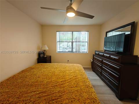 601 Ives Dairy Rd 101-8, Miami FL - photo 8 of 47