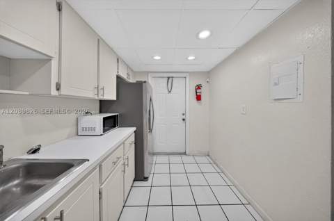 505 NW 177th St 103, Miami Gardens FL - photo 8 of 31