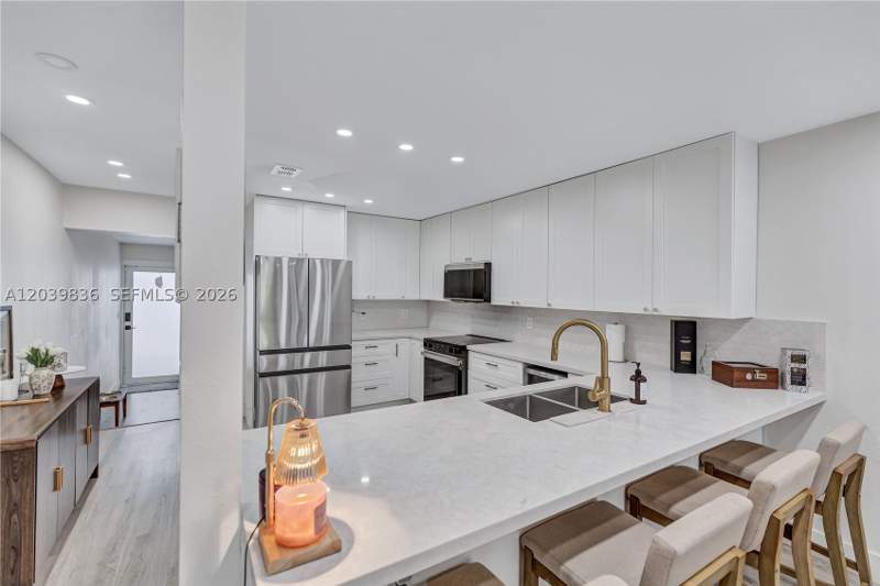 3 bedroom SingleFamilyResidence at 6465 SW 135th Ave, Arborgate Kendall Lk E Co, Miami — photo 3