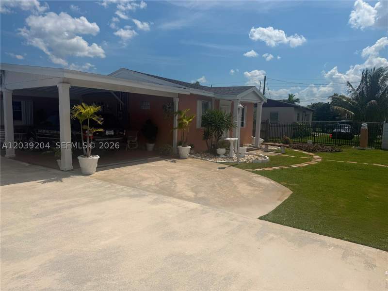 3 bedroom SingleFamilyResidence at 12150 SW 213th Ter, Dixie Pines 2nd Rev, Miami — photo 2