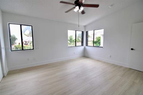 21808 SW 99th Ave, Cutler Bay FL - photo 12 of 30