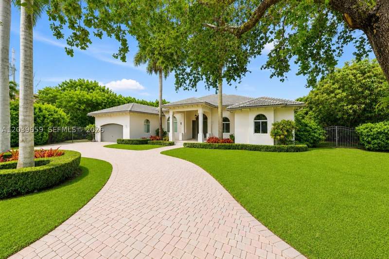 5 bedroom SingleFamilyResidence at 9401 SW 88th Ct, Galloway Acres, Miami — photo 5