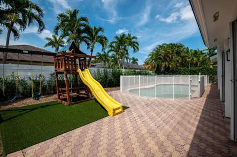 8325 NW 161st Ter, Miami Lakes FL - photo 11 of 11
