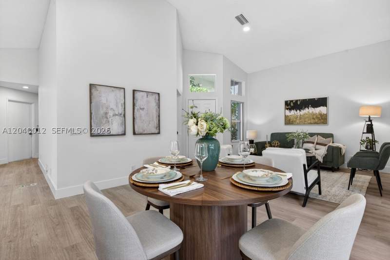 3 bedroom SingleFamilyResidence at 116 W Bayridge Dr, The Lakes, Weston — photo 5