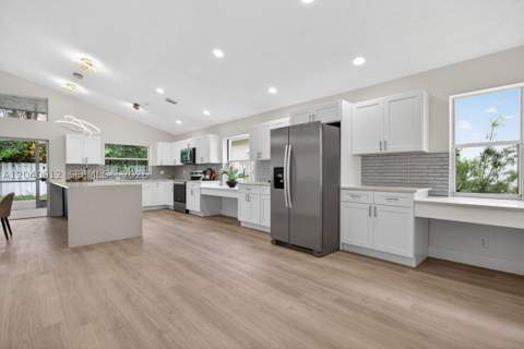 116 W Bayridge Dr, Weston FL - photo 9 of 41