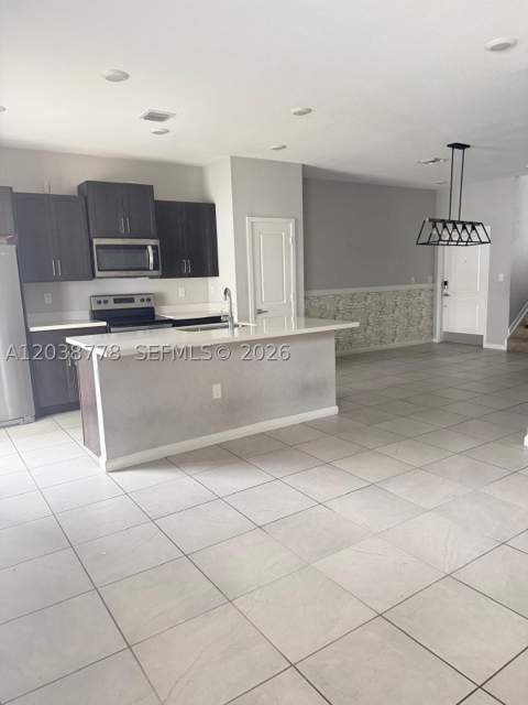 834 SE 16th Ct, Homestead FL - photo 6 of 39