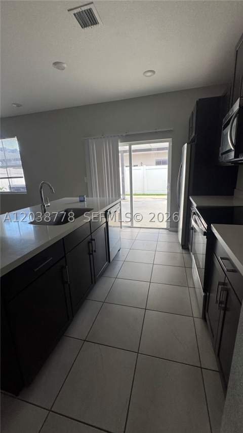 834 SE 16th Ct, Homestead FL - photo 8 of 39