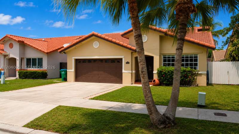 4 bedroom SingleFamilyResidence at 7743 SW 157th Pl, Adrian Homes At Lago Mar, Miami — photo 3