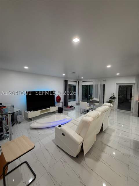 854 NW 132nd Ct, Miami FL - photo 11 of 37