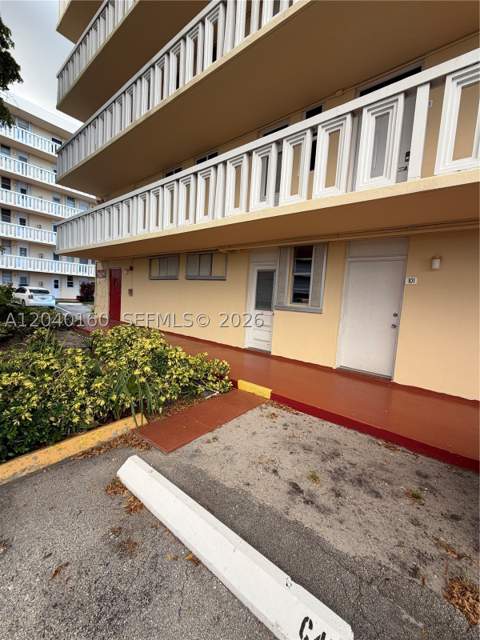 2980 Point East Dr D101, Aventura FL - photo 18 of 20