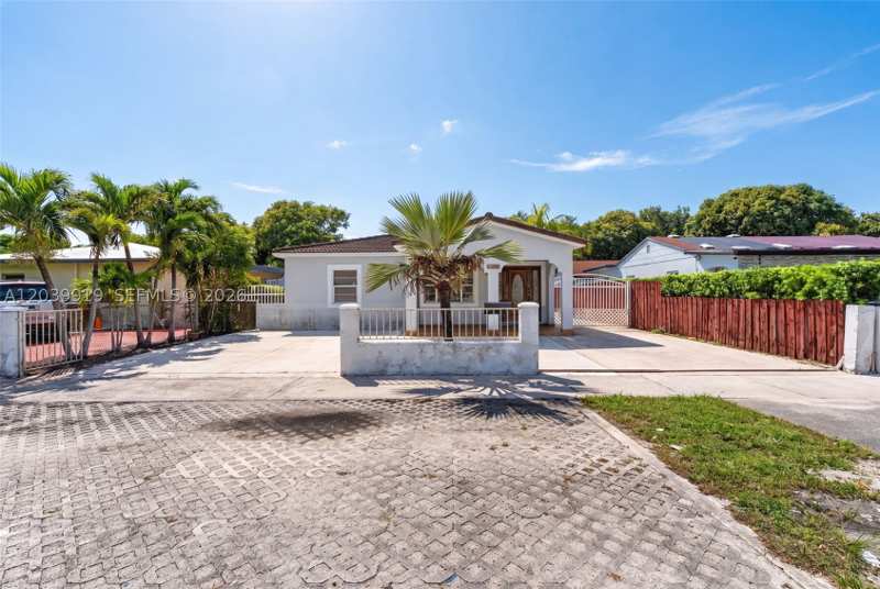 4 bedroom SingleFamilyResidence at 920 NW 35th Ave, Douglas 7th Comml Center, Miami — photo 1