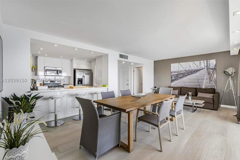 2 bedroom Condominium at 11111 Biscayne Blvd 8C, Jockey Club Condo, Miami — photo 3
