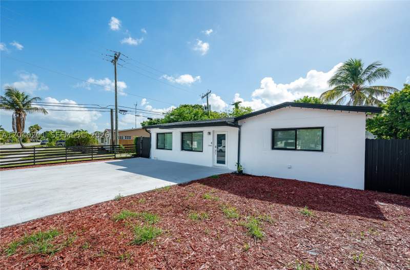 3 bedroom SingleFamilyResidence at 20001 NW 14th Ave, Honeyhill Ests Sec 1 1st, Miami Gardens — photo 4