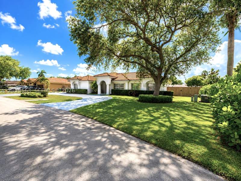 4 bedroom SingleFamilyResidence at 15690 SW 153rd Ct, Cassandra Estates, Miami — photo 2