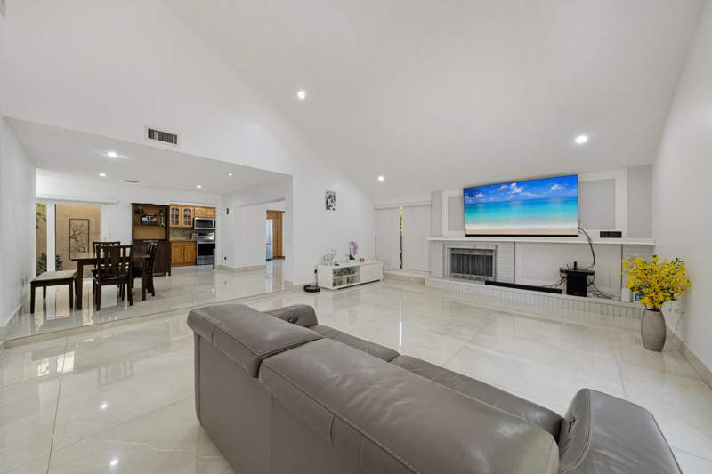 4 bedroom SingleFamilyResidence at 8811 SW 150th Place Circle, Hammocks Sec 1, Miami — photo 4