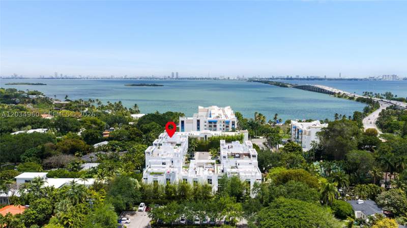 2 bedroom Townhouse at 455 NE 39th 311, One Bay Residences, Miami — photo 2