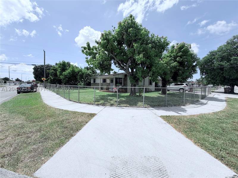 3 bedroom SingleFamilyResidence at 3397 W 14th Ct, New Age Development Sec 1, Hialeah — photo 4