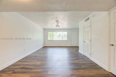 1450 NE 151st St 101, Miami FL - photo 12 of 35
