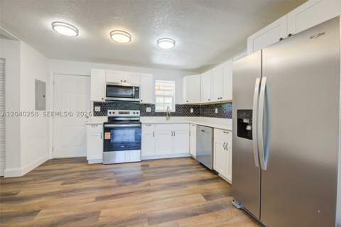 1450 NE 151st St 101, Miami FL - photo 9 of 35
