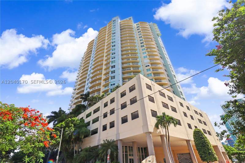 2 bedroom Condominium at 2475 Brickell Ave 704, The Metropolitan Condo, Miami — photo 2