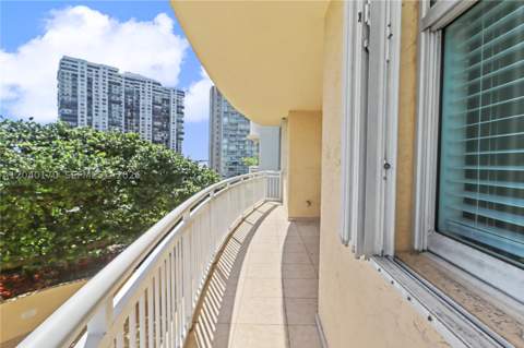 2475 Brickell Ave 704, Miami FL - photo 21 of 33