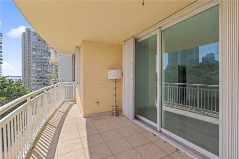 2475 Brickell Ave 704, Miami FL - photo 22 of 33