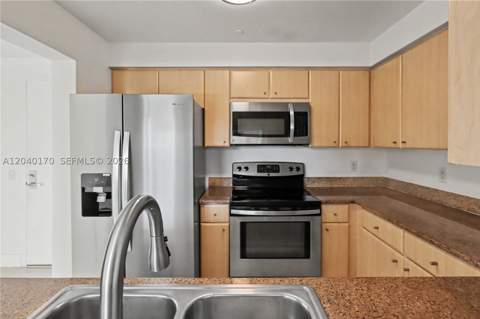 2475 Brickell Ave 704, Miami FL - photo 7 of 33
