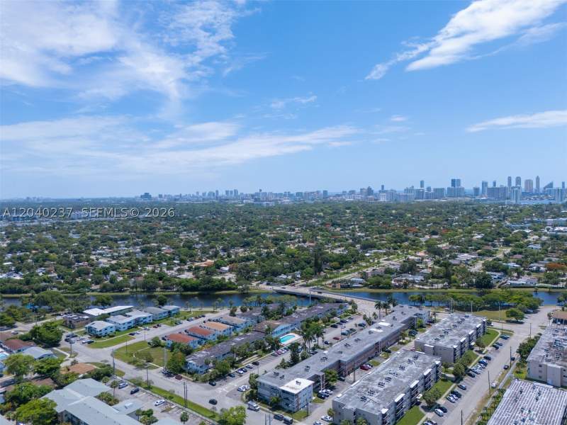 2 bedroom Condominium at 1450 NE 170th St 115, Floridian Arms Condo, North Miami Beach — photo 4