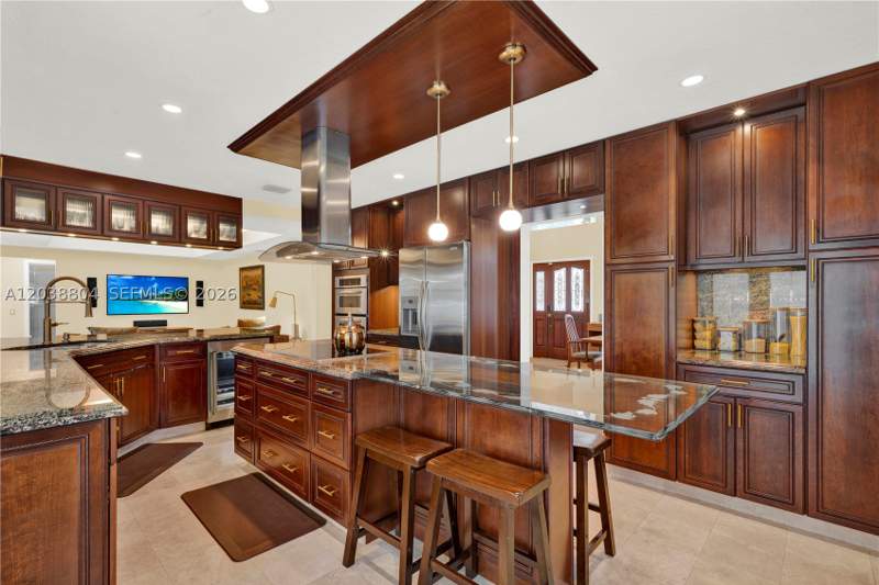 4 bedroom SingleFamilyResidence at 8940 SW 160th St, Be-Car South, Palmetto Bay — photo 3