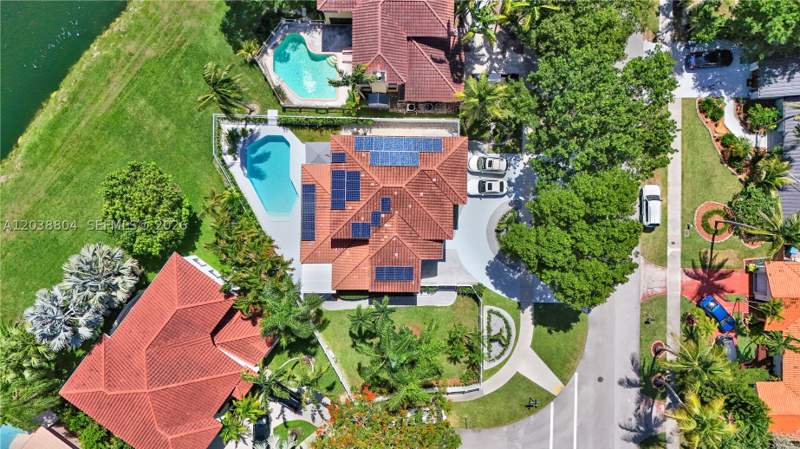 4 bedroom SingleFamilyResidence at 8940 SW 160th St, Be-Car South, Palmetto Bay — photo 4