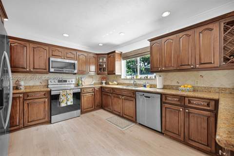 14501 SW 99th Ave, Miami FL - photo 12 of 61