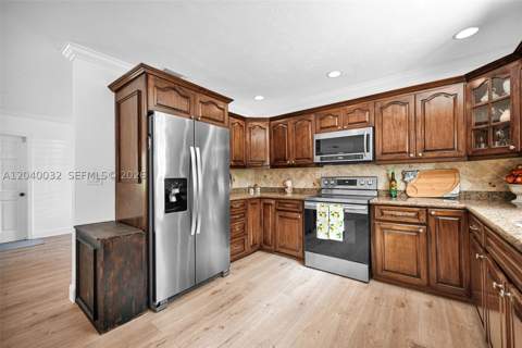 14501 SW 99th Ave, Miami FL - photo 13 of 61