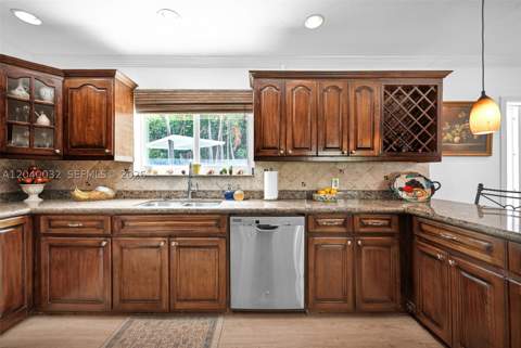 14501 SW 99th Ave, Miami FL - photo 14 of 61
