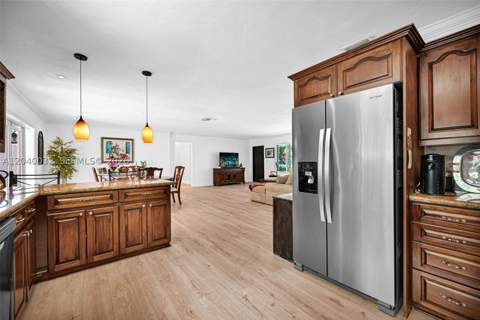 14501 SW 99th Ave, Miami FL - photo 15 of 61