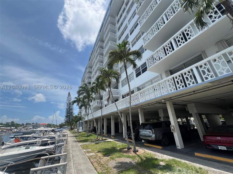 1 bedroom Condominium at 13155 Ixora Ct 703, Keystone Harbor Club Cond, North Miami — photo 3