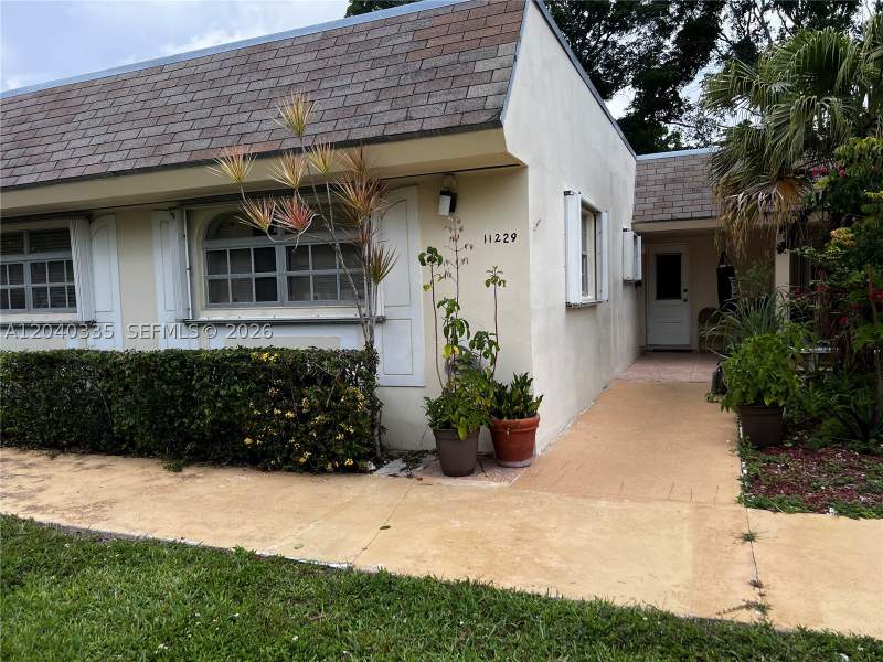 2 bedroom Condominium at 11229 SW 169th St V4742, Green Hills Park West No, Miami — photo 2